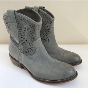 Sundance Laser Cut Gray Leather Ankle Boots 37